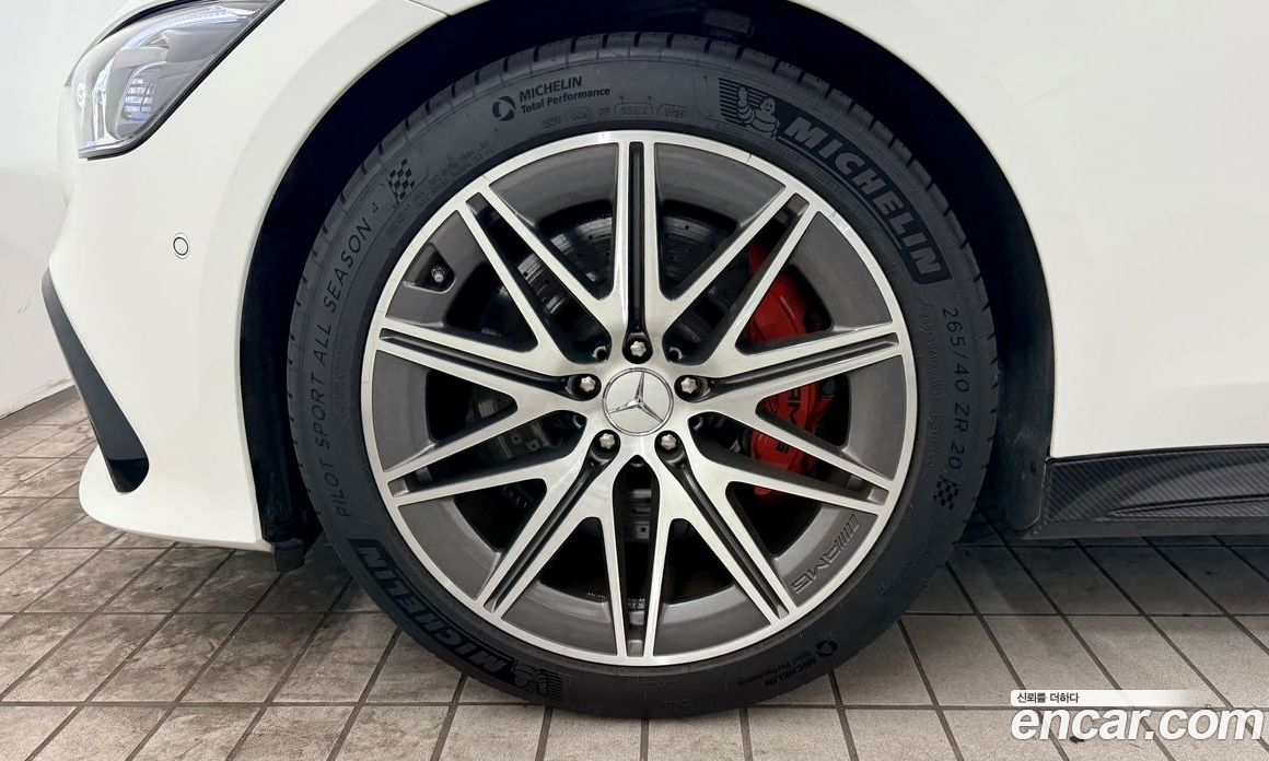 Mercedes-Benz AMG GT фото 5