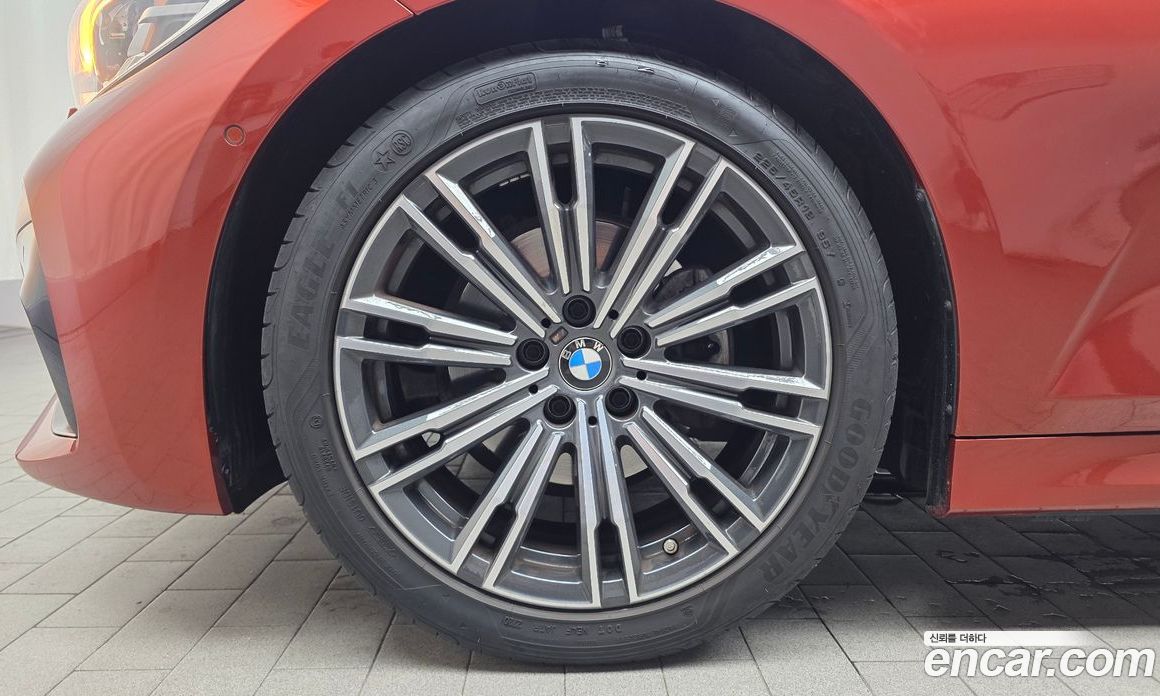 BMW 3-Series (G20) фото 4
