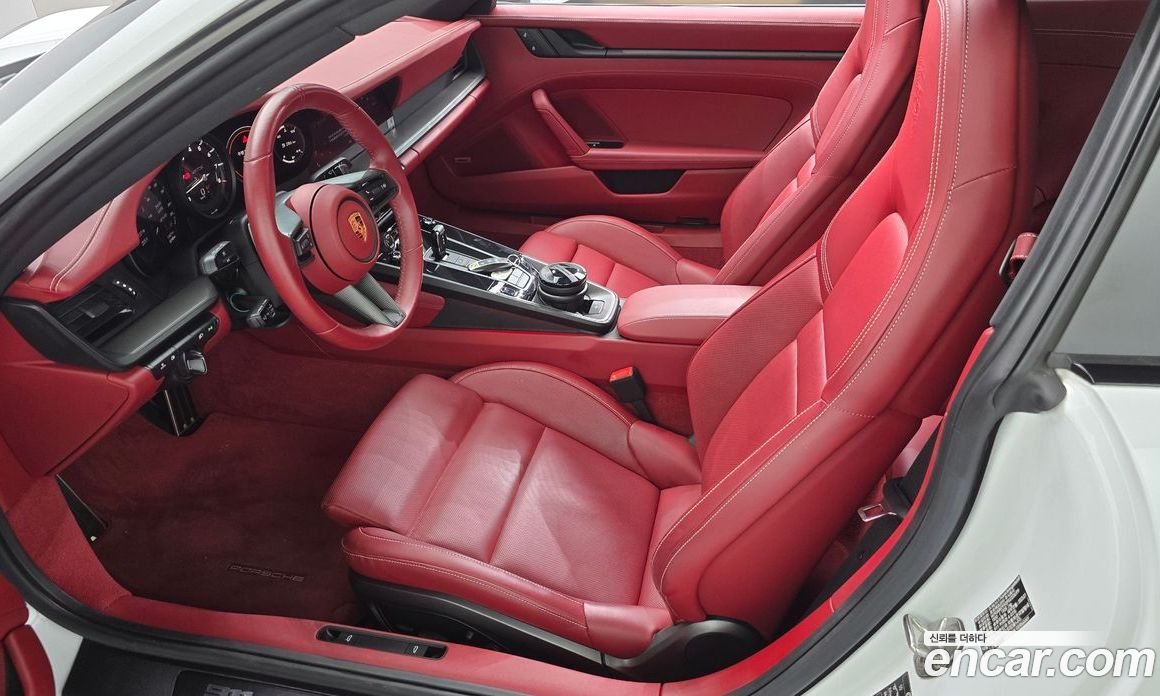 Porsche 911 (992) фото 6