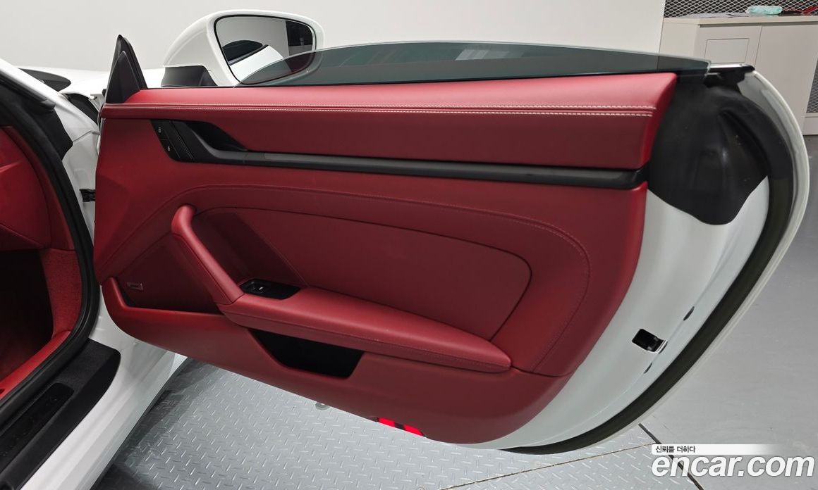 Porsche 911 (992) фото 25