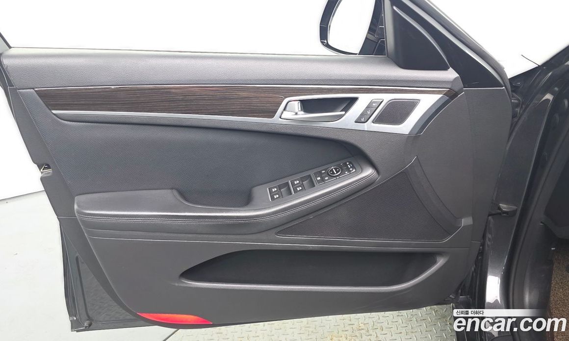 Genesis G80 фото 24