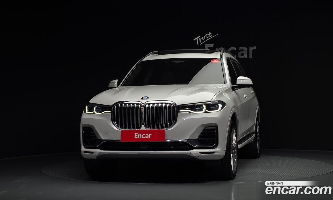 BMW X7 (G07) фото 3
