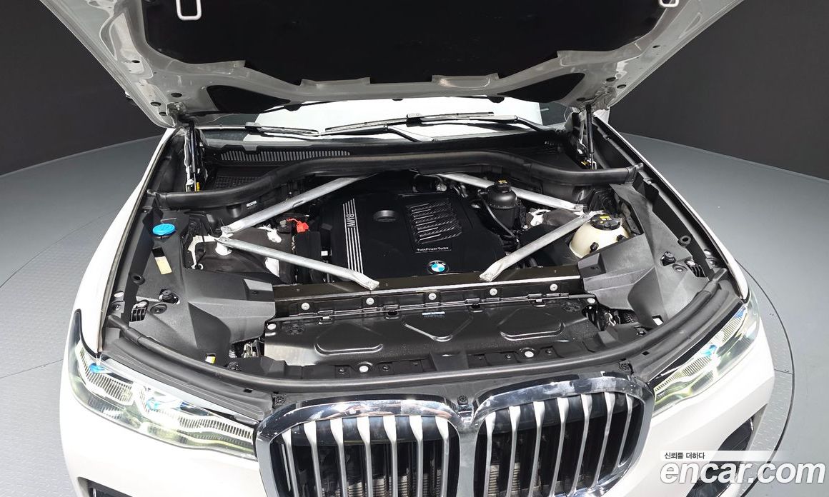 BMW X7 (G07) фото 6