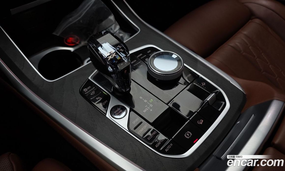 BMW X7 (G07) фото 9