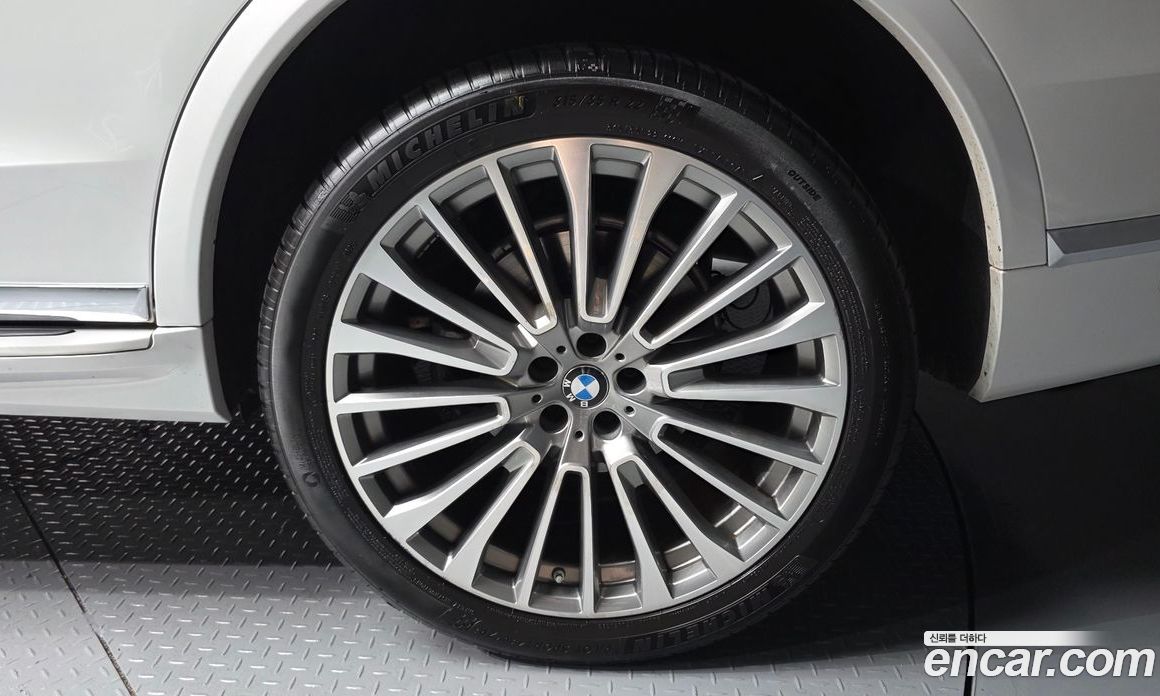BMW X7 (G07) фото 21