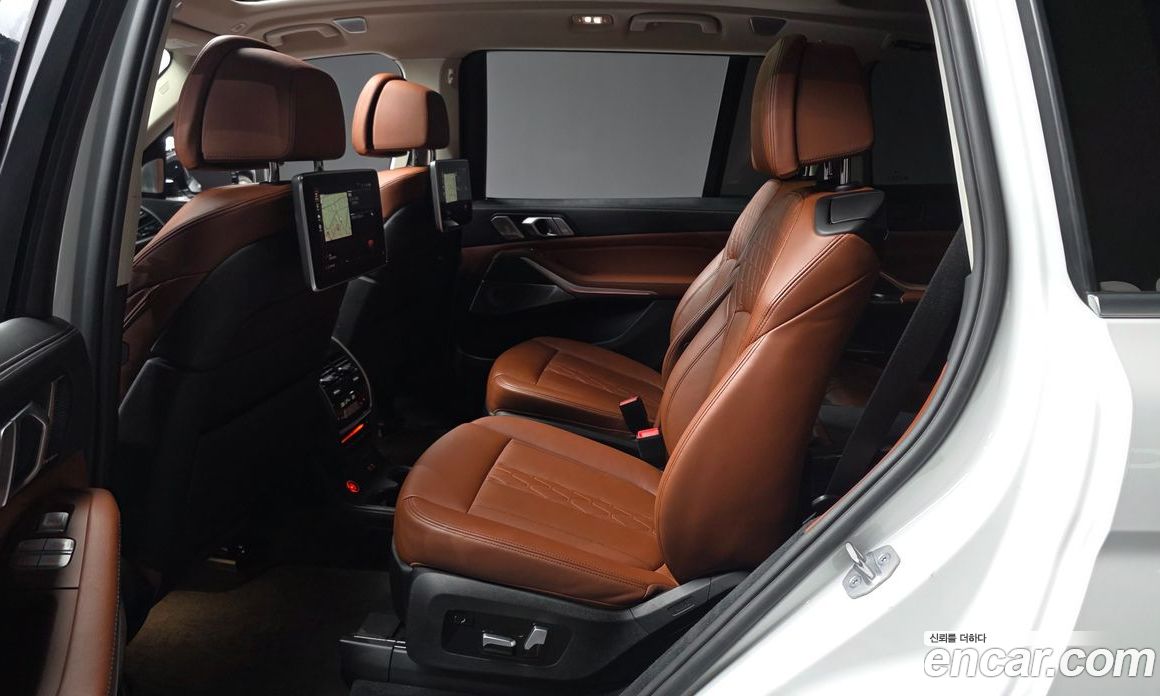 BMW X7 (G07) фото 26