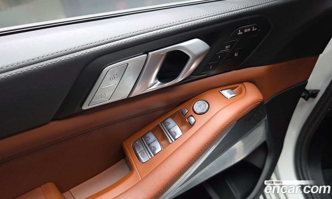 BMW X7 (G07) фото 29