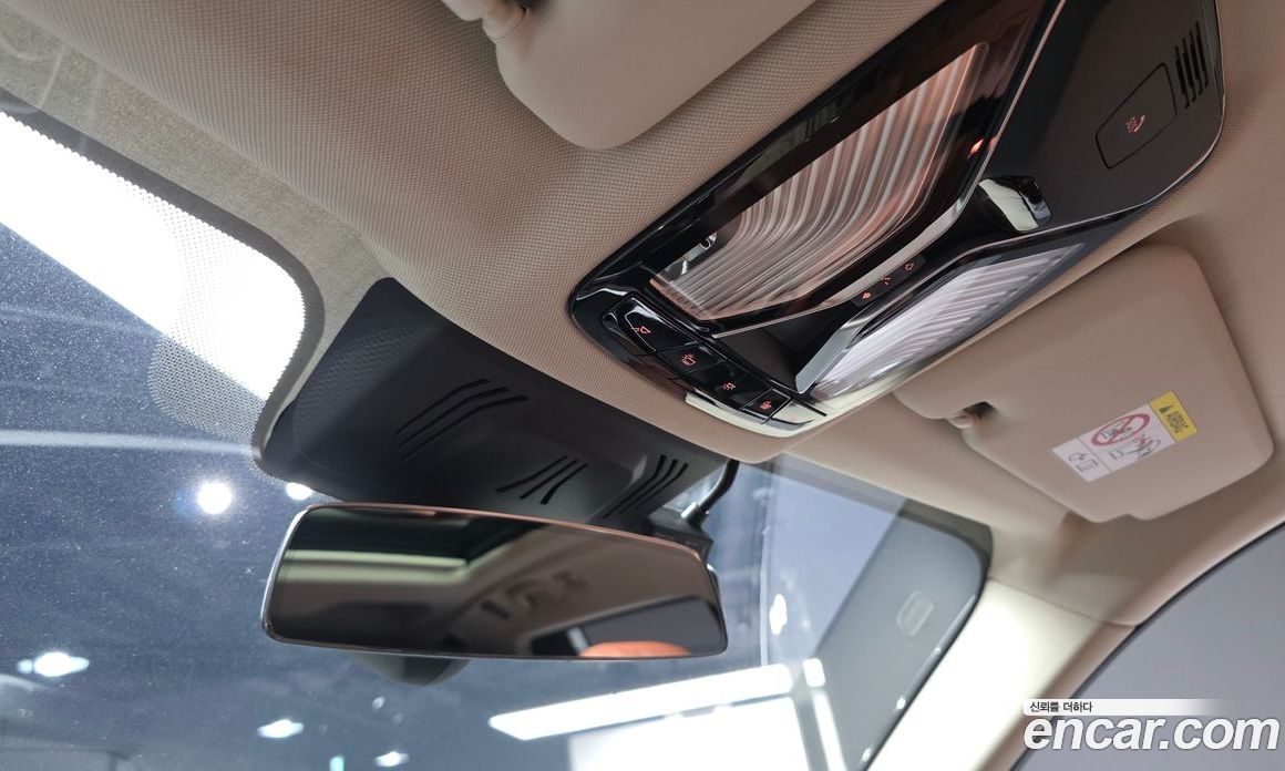 BMW X7 (G07) фото 30