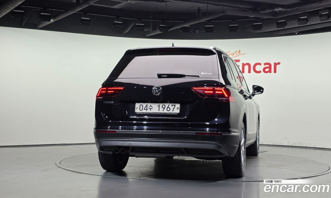 Volkswagen Tiguan 2nd Gen фото 4
