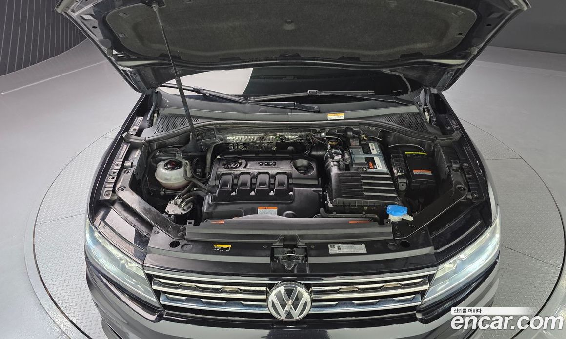 Volkswagen Tiguan 2nd Gen фото 6