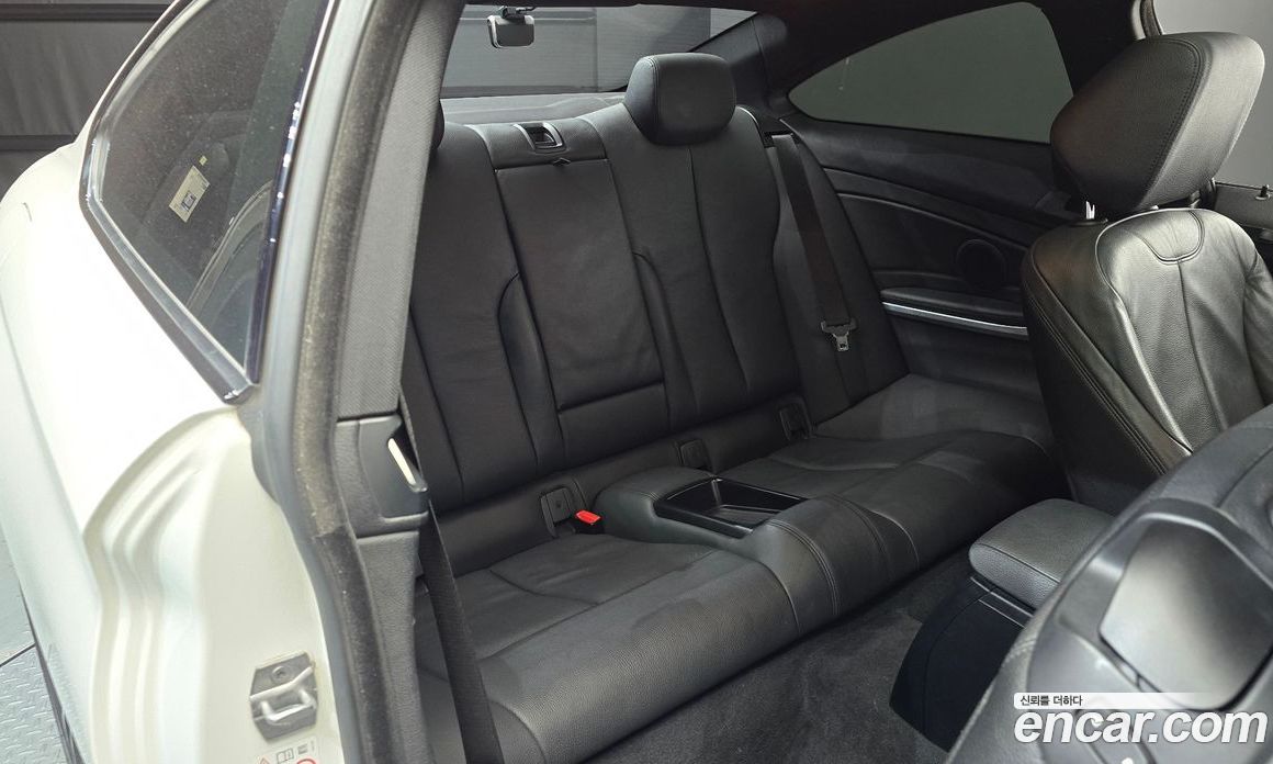 BMW 4-Series (F32) фото 11