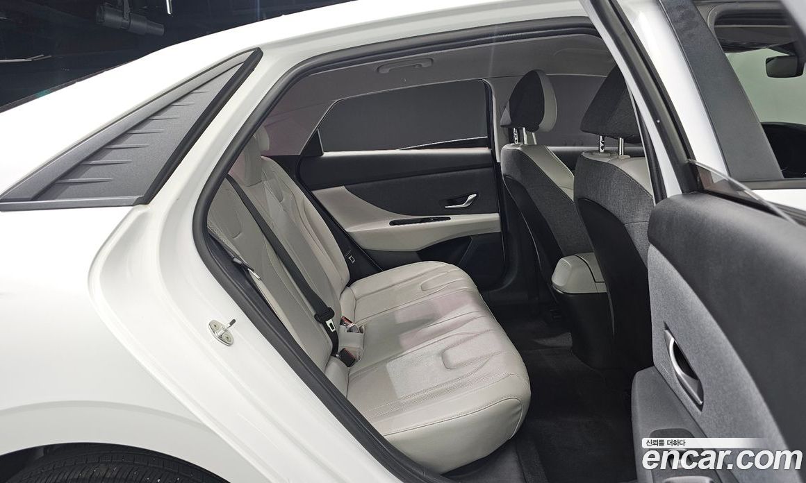 Hyundai Avante (CN7) фото 11