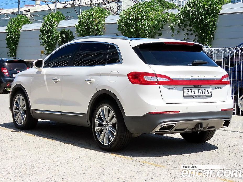 Lincoln MKX 2nd Gen фото 3