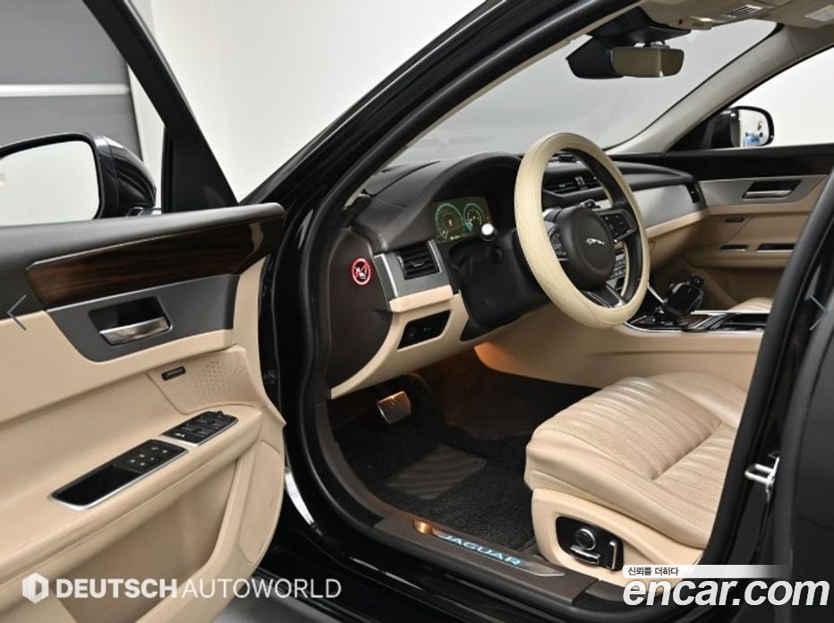 Jaguar XF (X260) фото 11