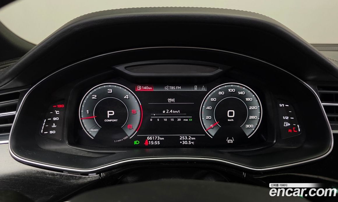 Audi Q8 (4M) фото 8