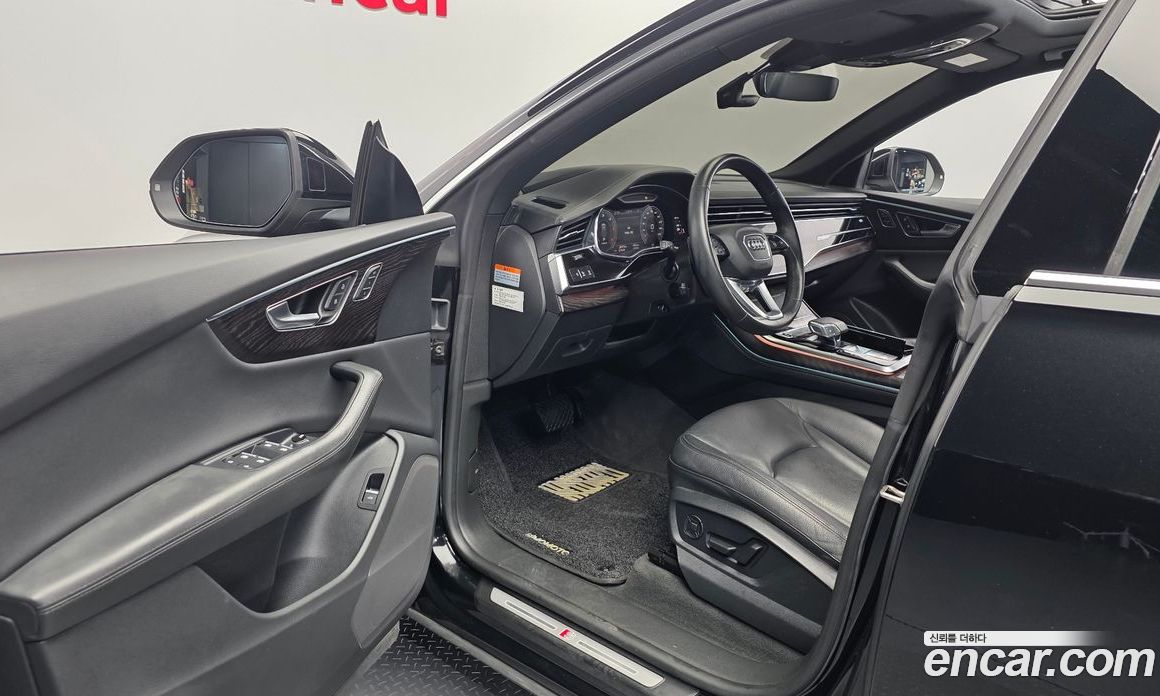Audi Q8 (4M) фото 10