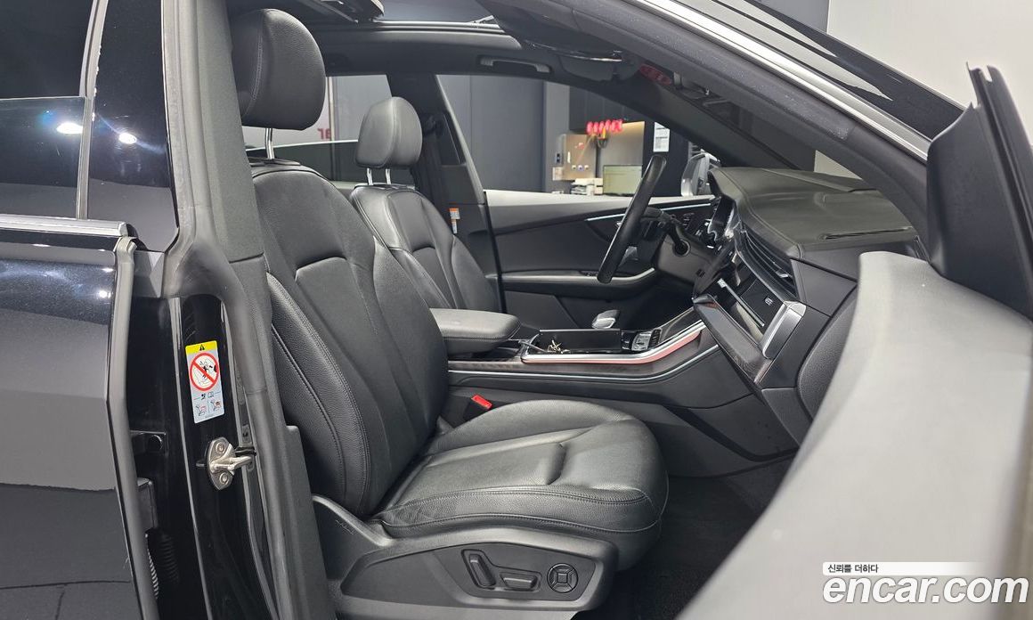 Audi Q8 (4M) фото 11
