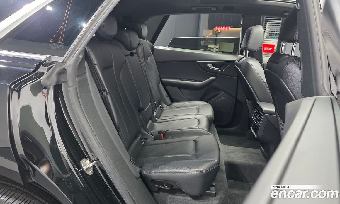 Audi Q8 (4M) фото 12