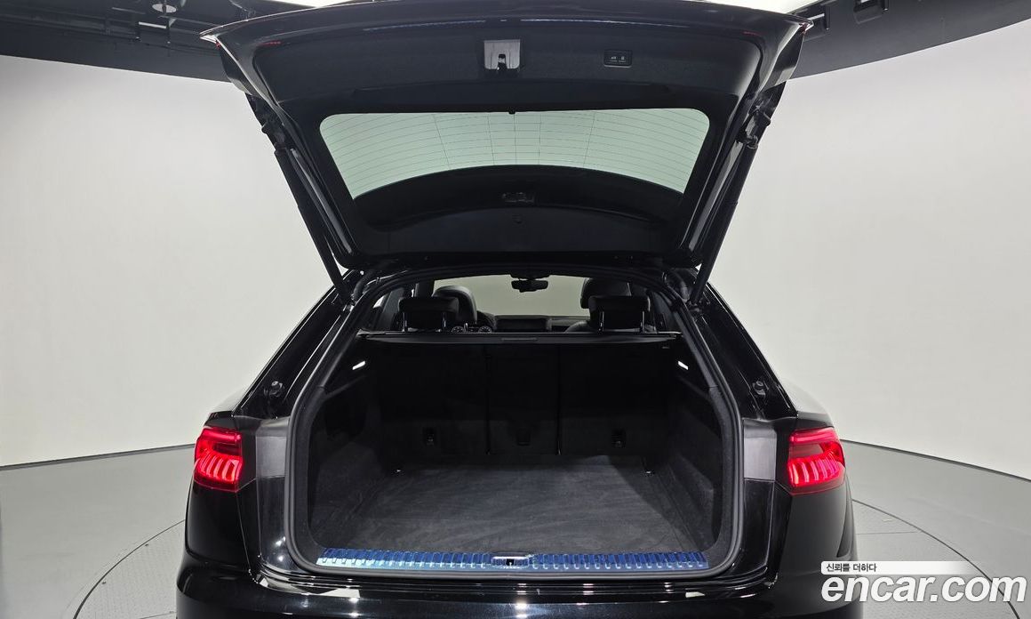 Audi Q8 (4M) фото 20