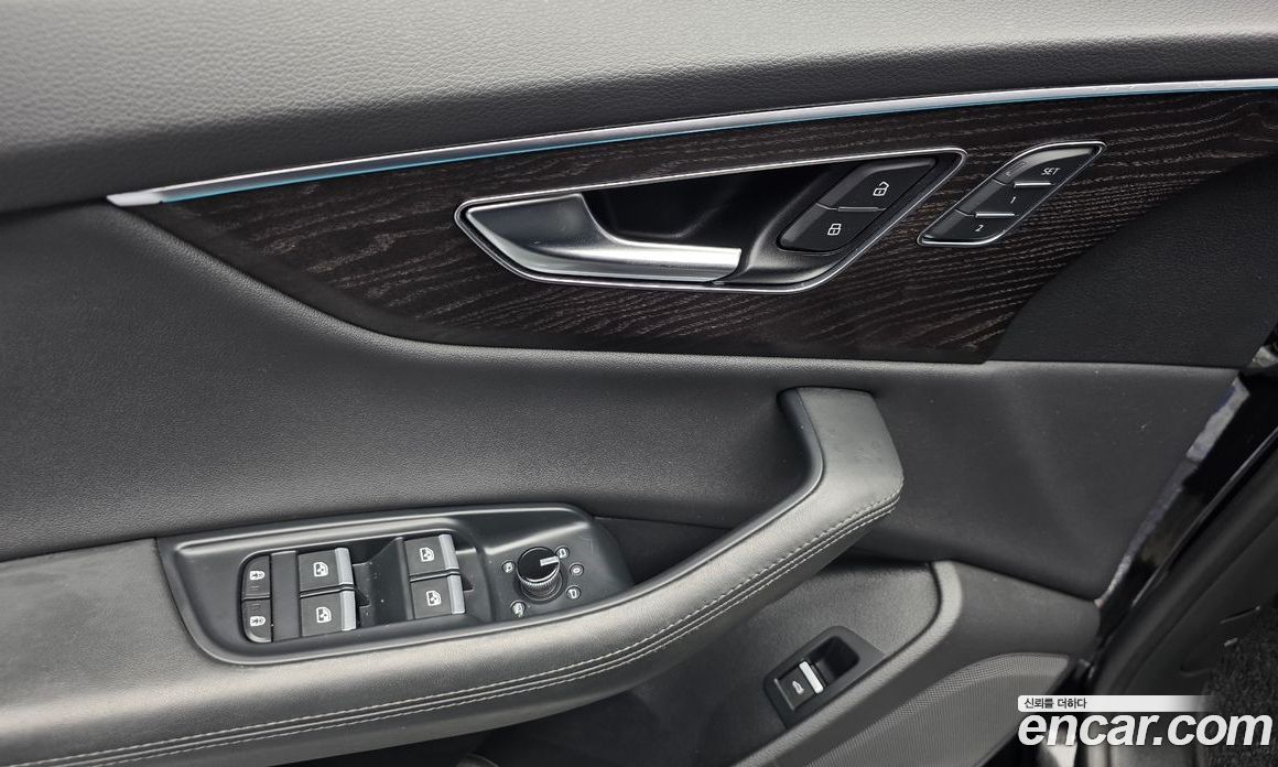 Audi Q8 (4M) фото 31