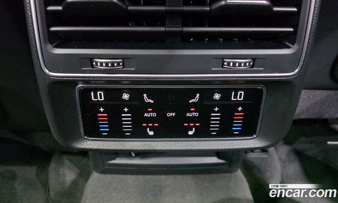 Audi Q8 (4M) фото 32