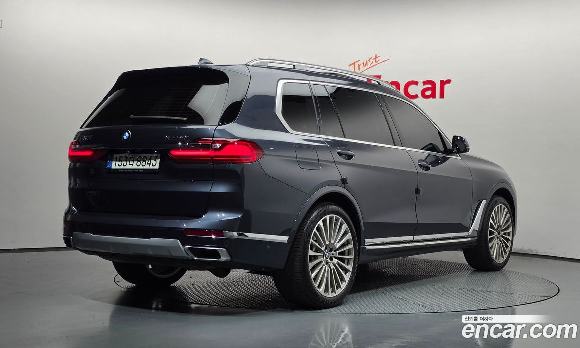BMW X7 (G07) фото 2