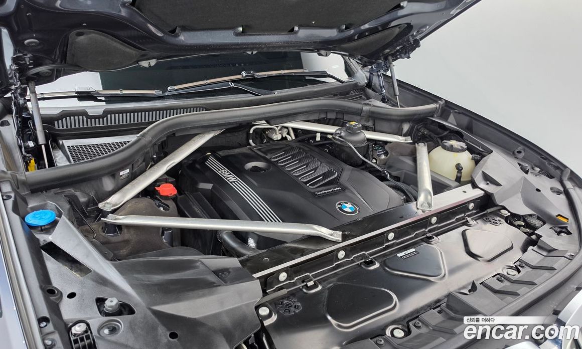 BMW X7 (G07) фото 6