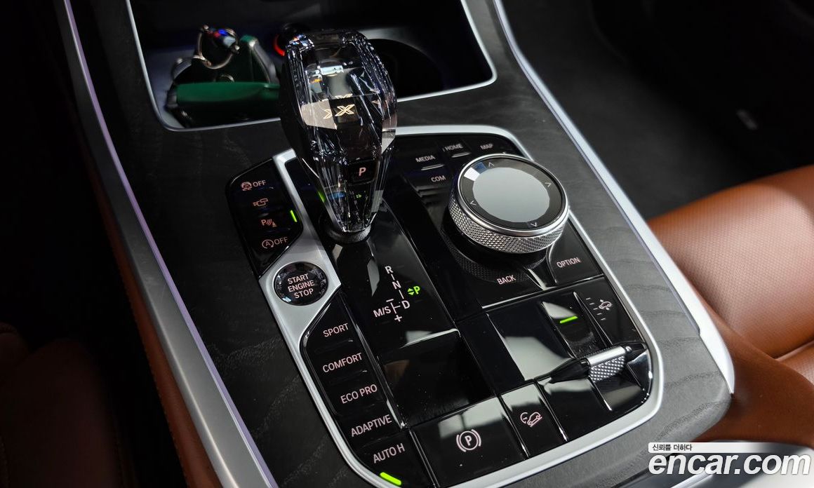 BMW X7 (G07) фото 9