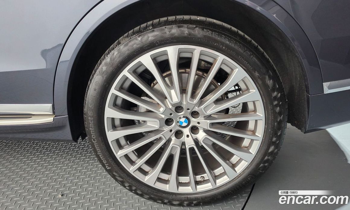 BMW X7 (G07) фото 21