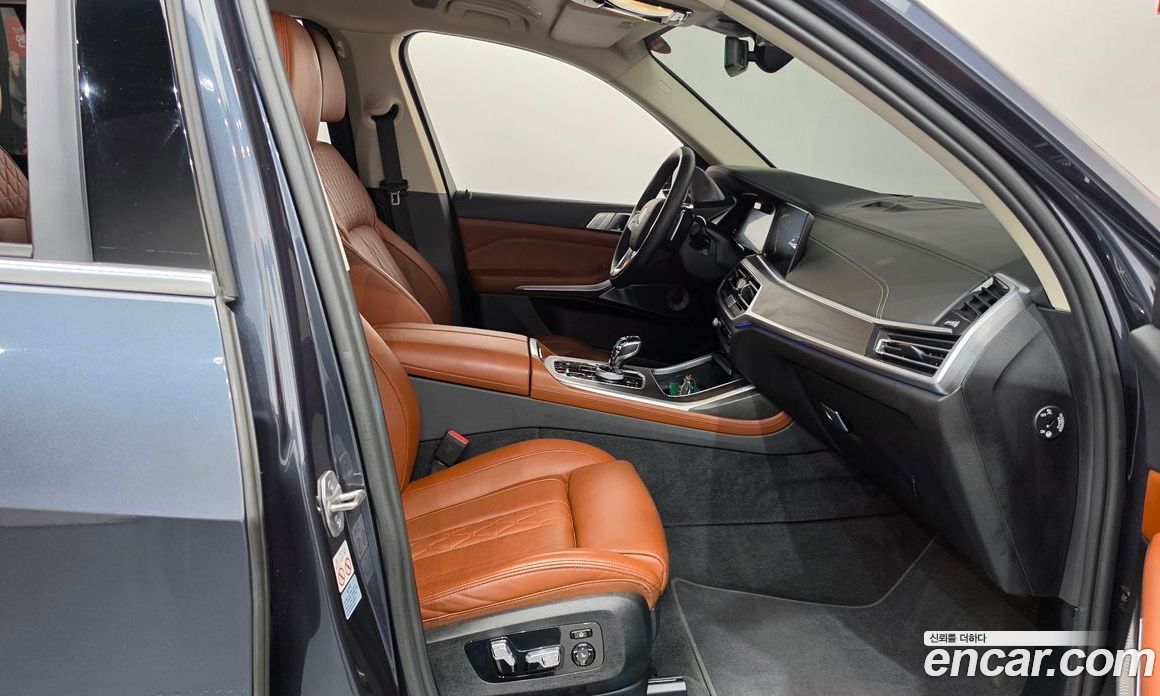 BMW X7 (G07) фото 26