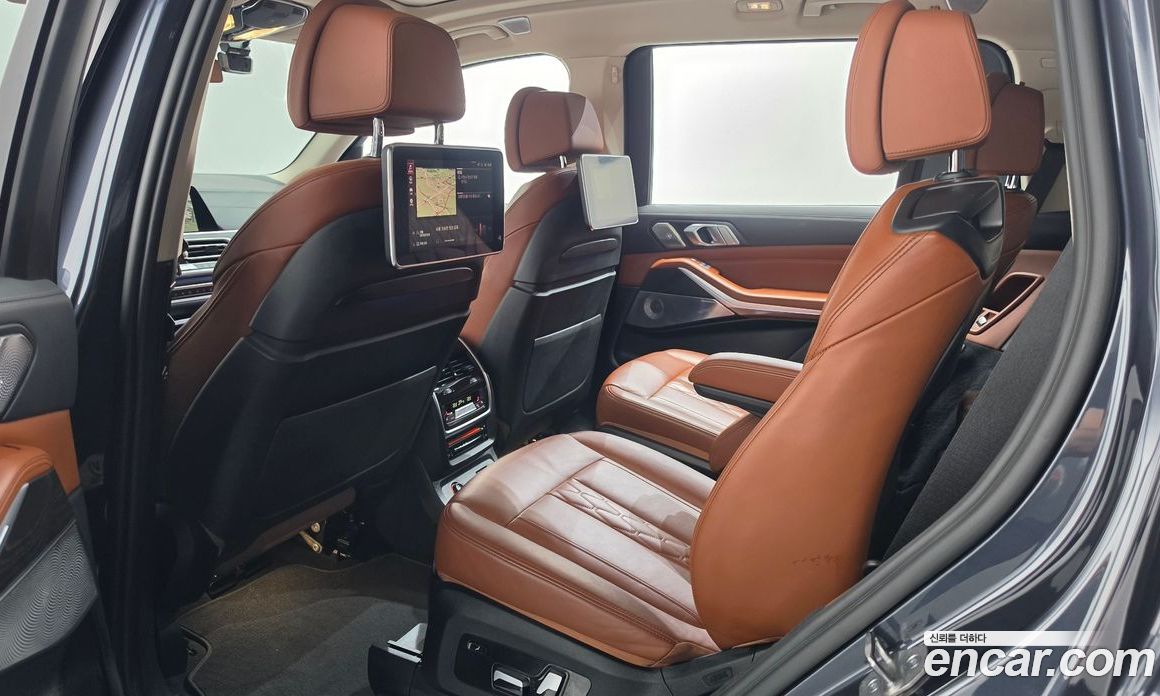 BMW X7 (G07) фото 29