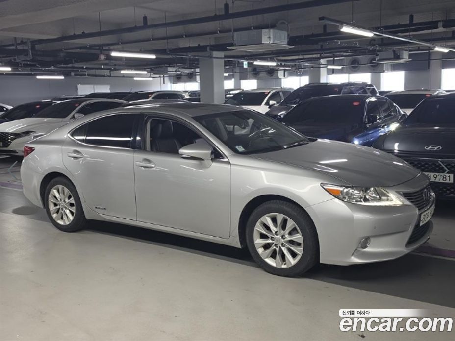 Lexus ES300h фото 2