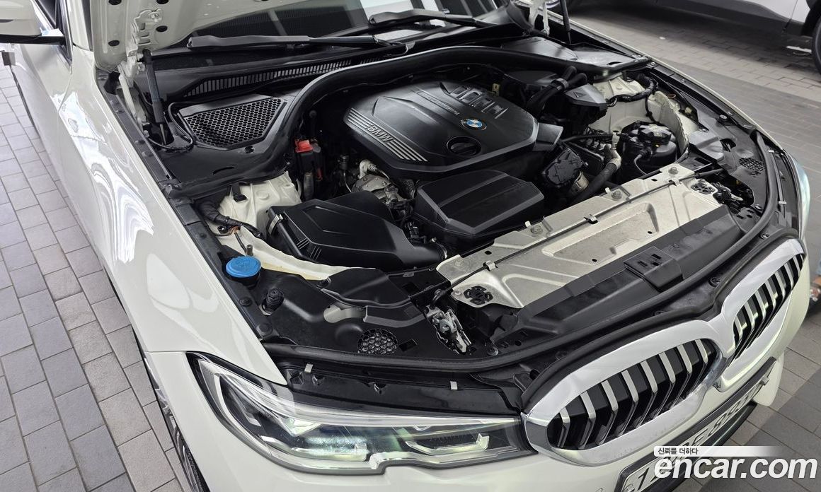 BMW 3-Series (G20) фото 6