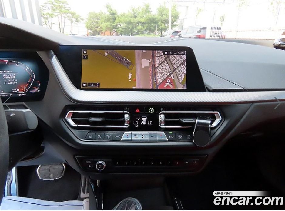BMW 2-Series (F44) фото 14