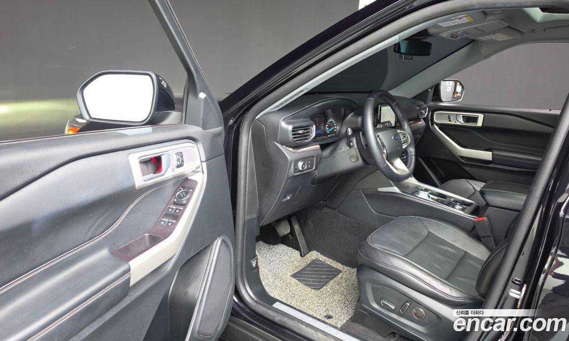 Ford Explorer 6th Gen фото 10