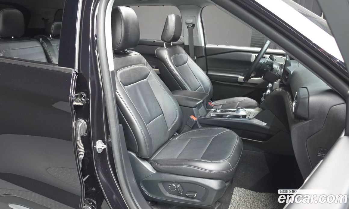Ford Explorer 6th Gen фото 12