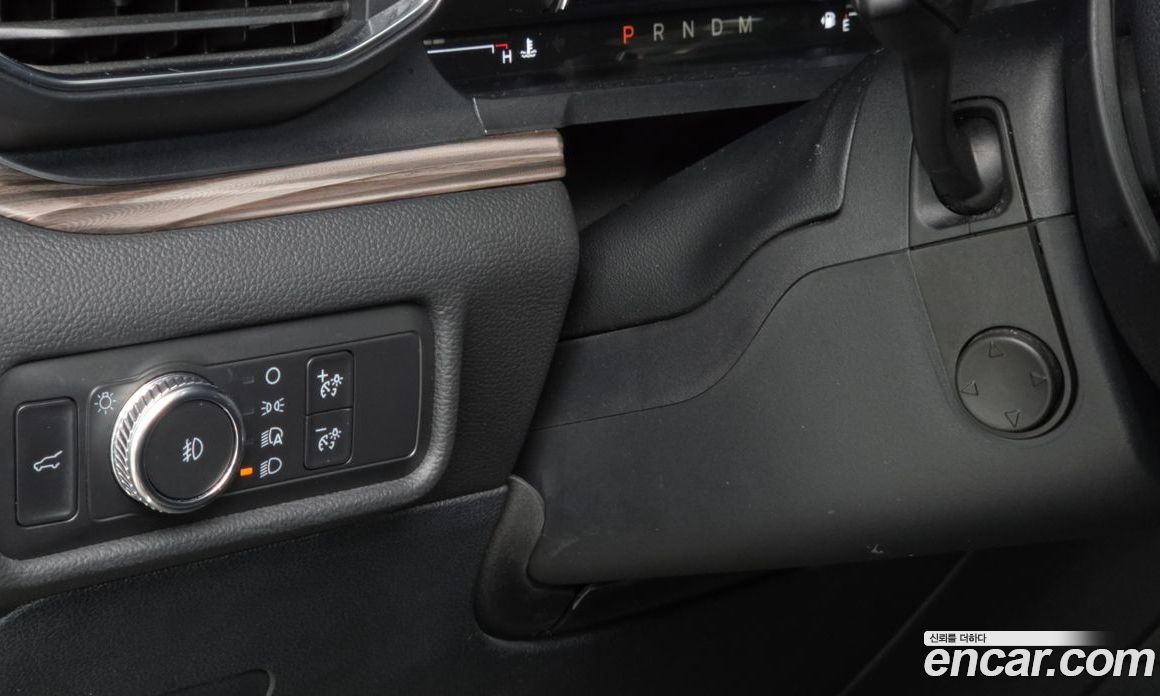 Ford Explorer 6th Gen фото 15