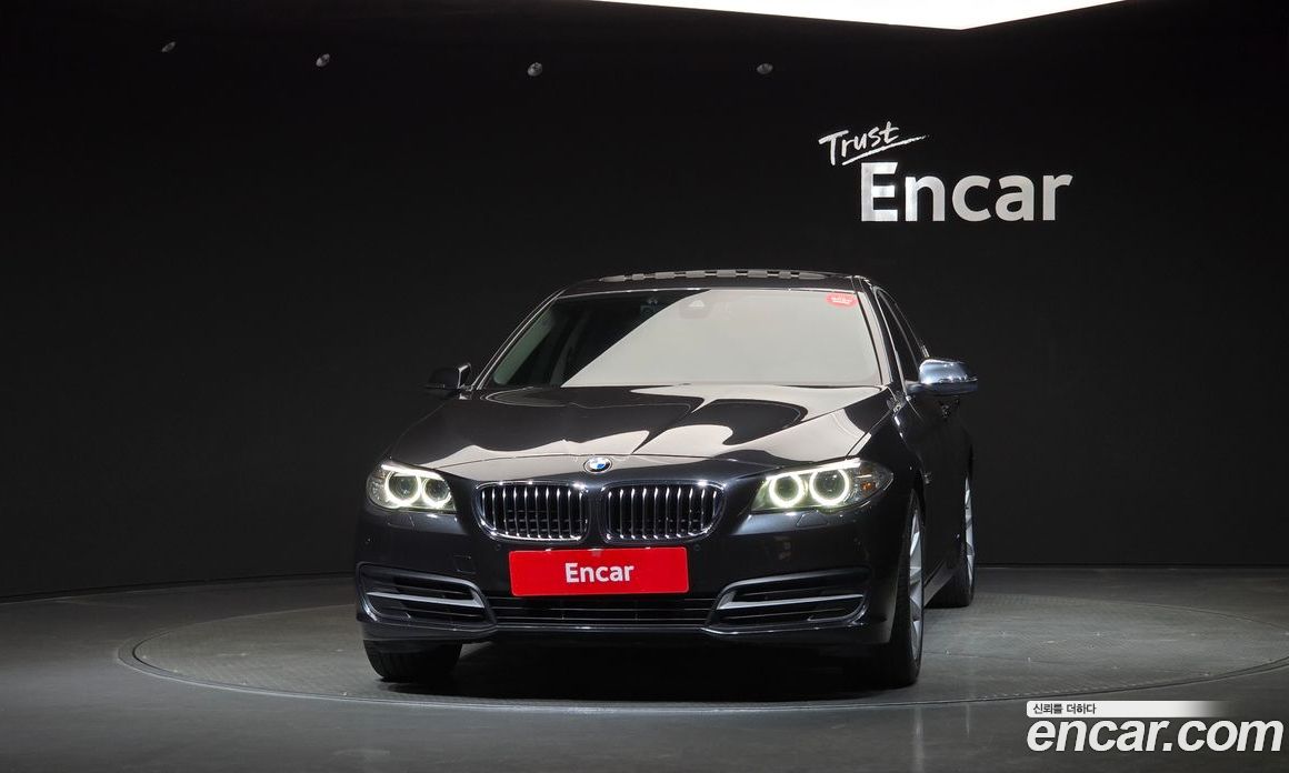 BMW 5-Series (F10) фото 3