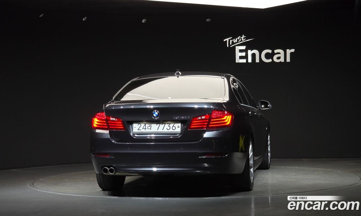 BMW 5-Series (F10) фото 4