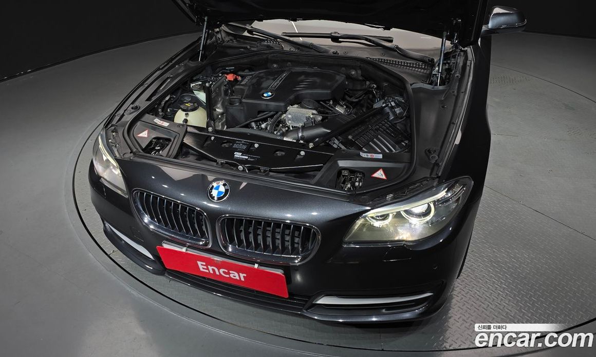 BMW 5-Series (F10) фото 6