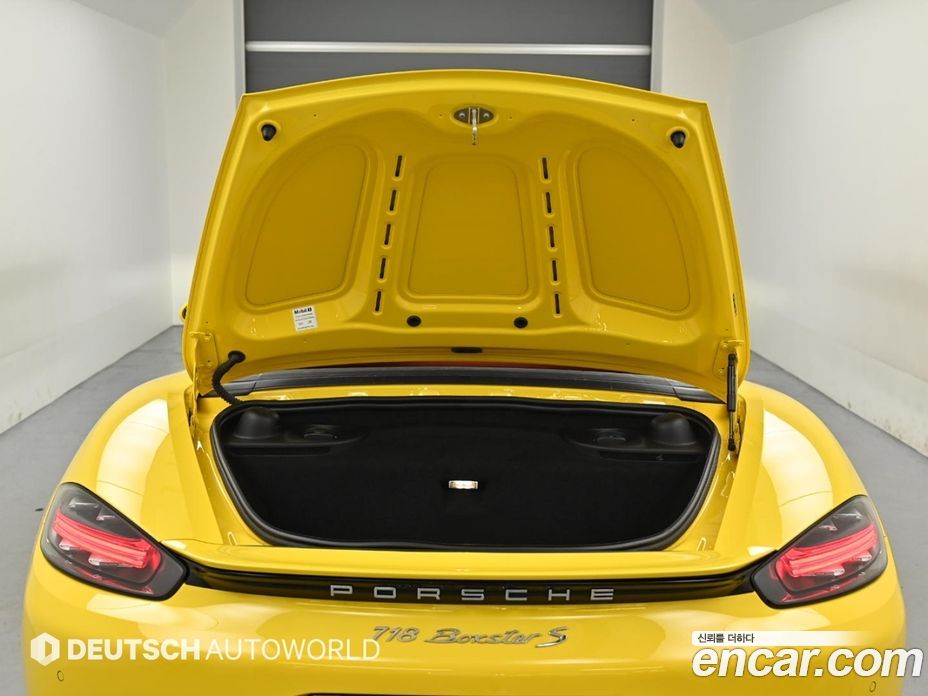 Porsche 718 Boxster фото 18