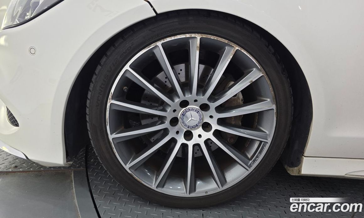 Mercedes-Benz CLS-Class W218 фото 5