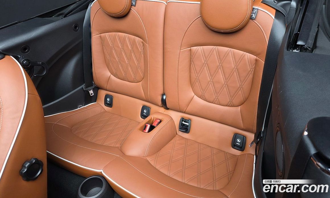 Mini Cooper Convertible S фото 11
