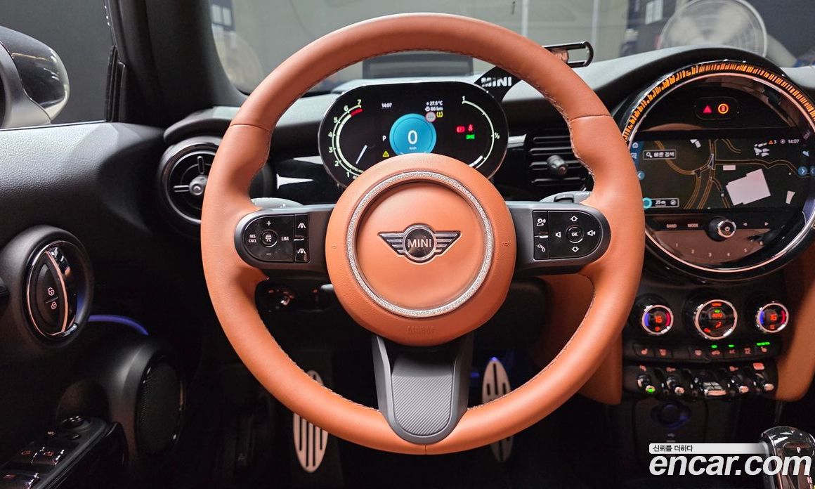 Mini Cooper Convertible S фото 12