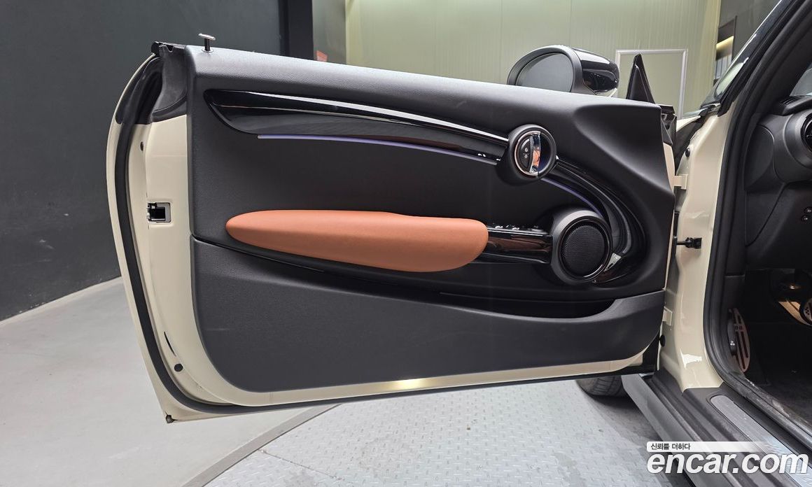 Mini Cooper Convertible S фото 24