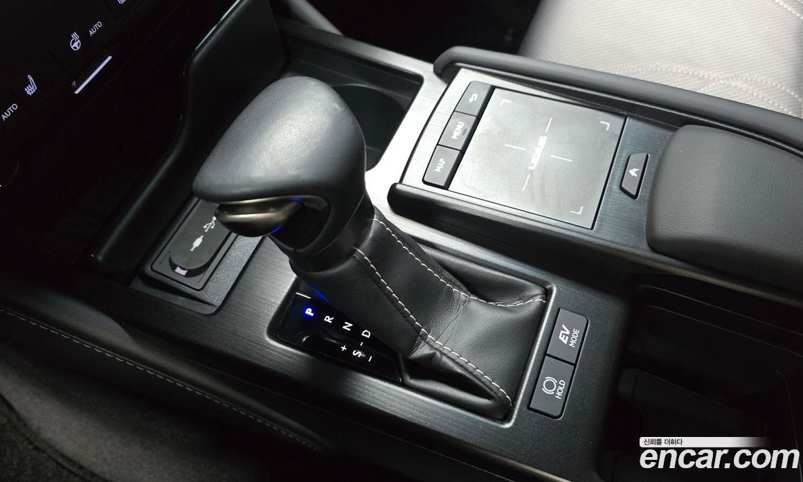 Lexus ES300h 7th Gen фото 8
