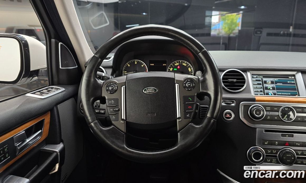 Land Rover Discovery 4 фото 16