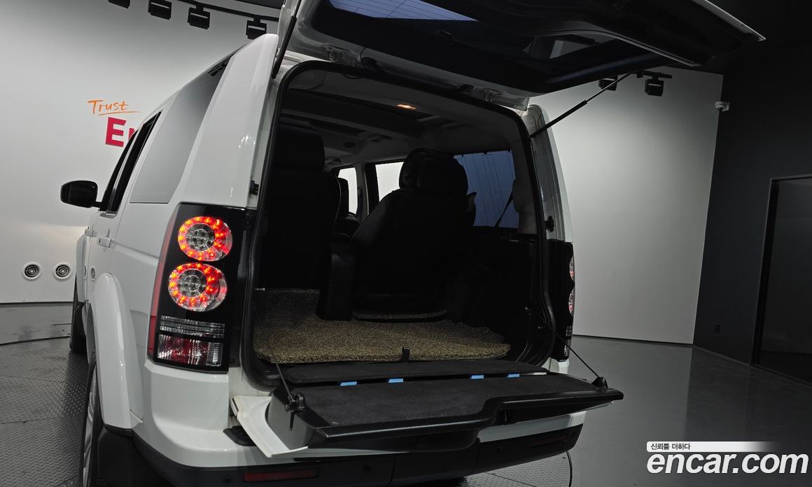Land Rover Discovery 4 фото 20