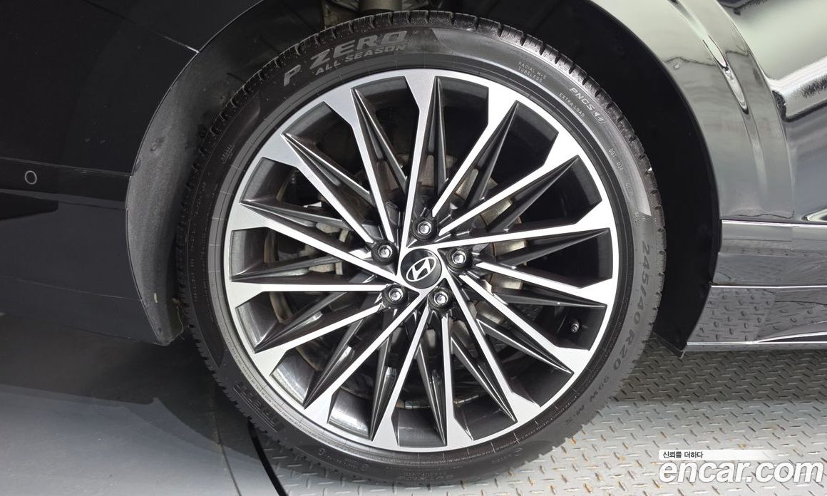 Hyundai Grandeur (GN7) фото 5