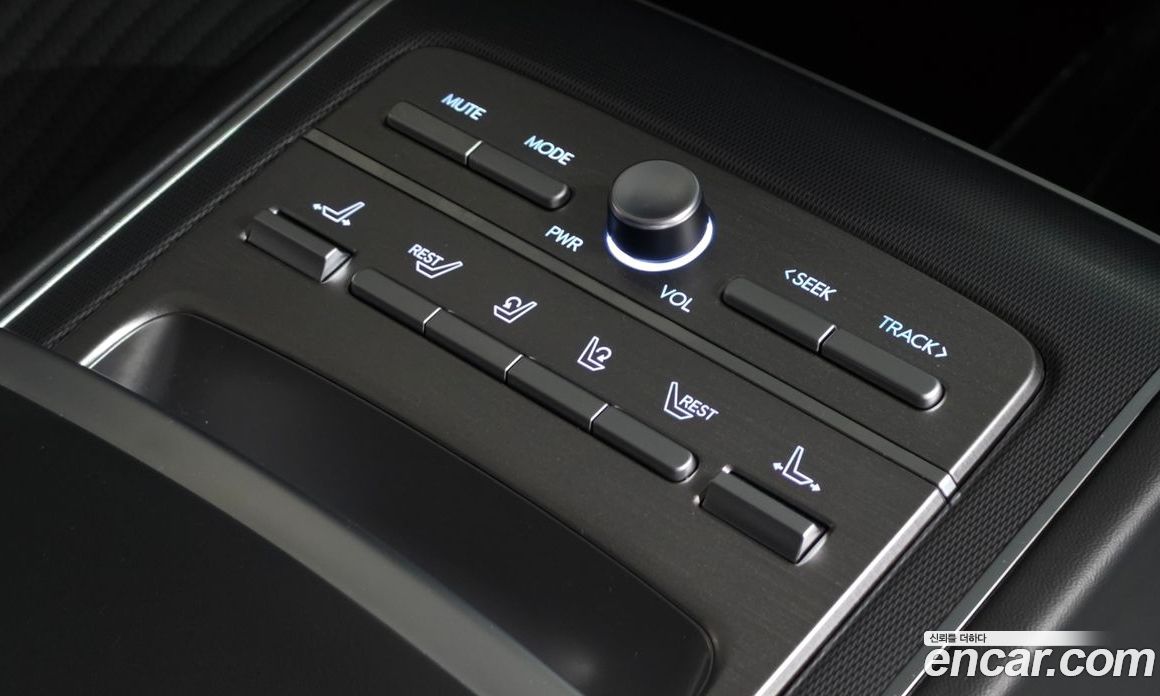 Hyundai Grandeur (GN7) фото 31